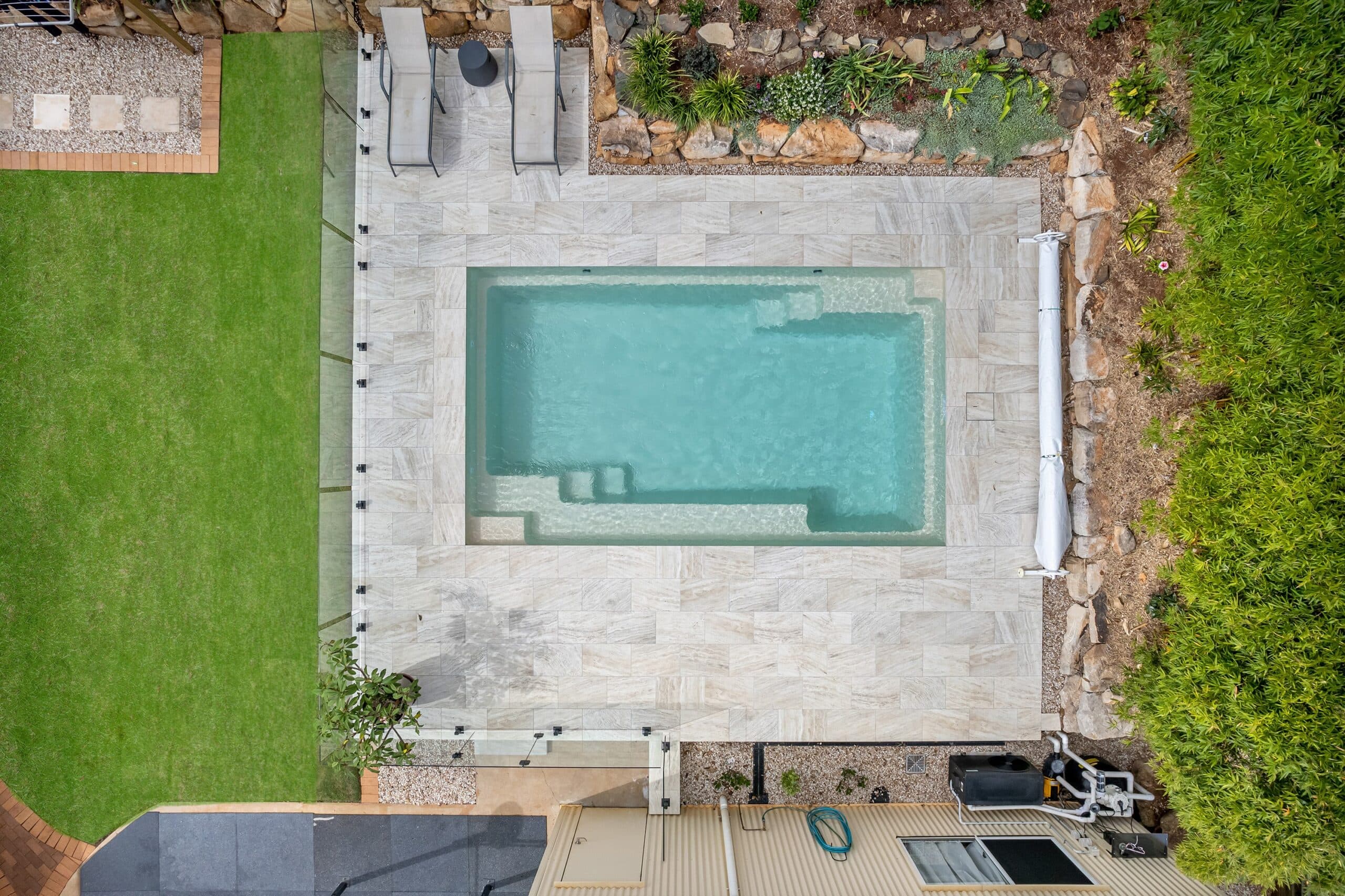Serene pool design